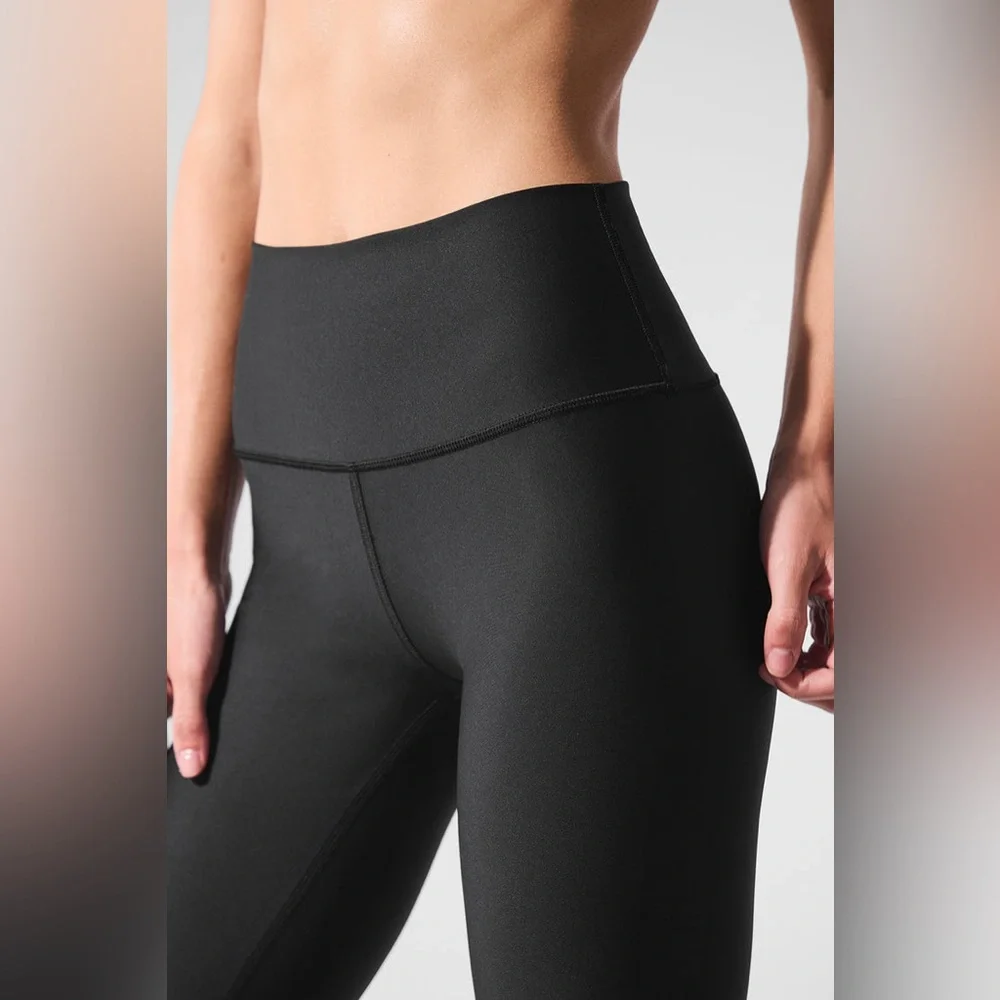 ALO Yoga Black Airlift High-Waist Crop Leggings M